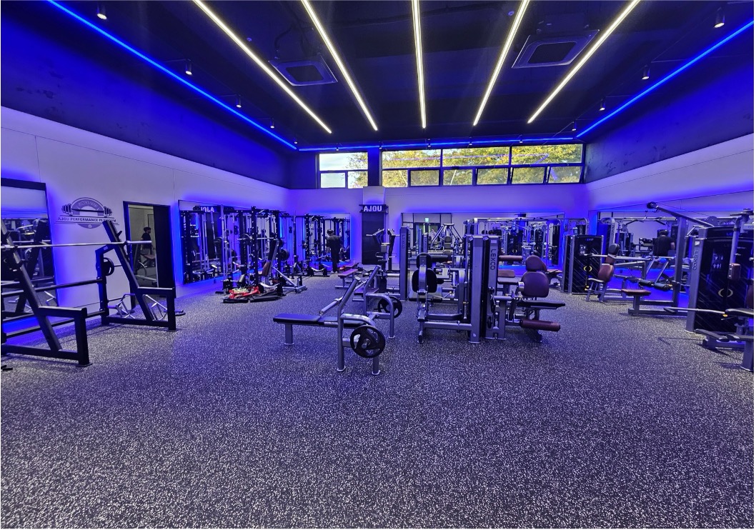 체육관 2층 헬스장